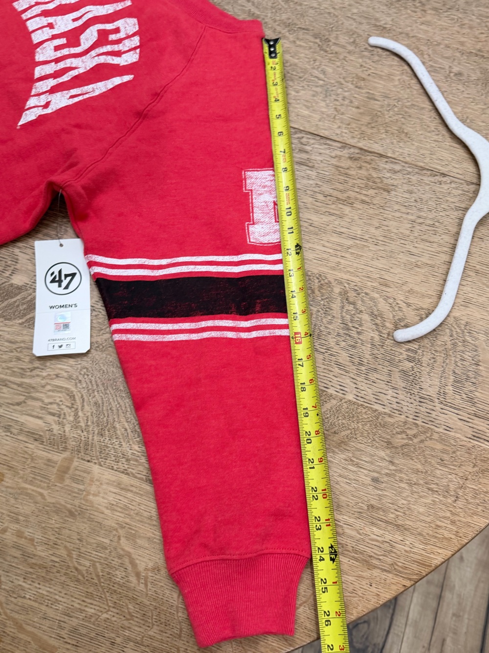NWT Nebraska Huskers Allie Modest Raglan Long Sleeve Cropped Sweatshirt medium - Picture 13 of 15
